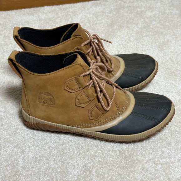 Sorel Women's Out N About Leather Duck Rain Boots Size 9.5 - Picture 1 of 9